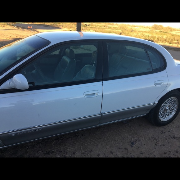 Chrysler 1995 - Picture 8 of 8